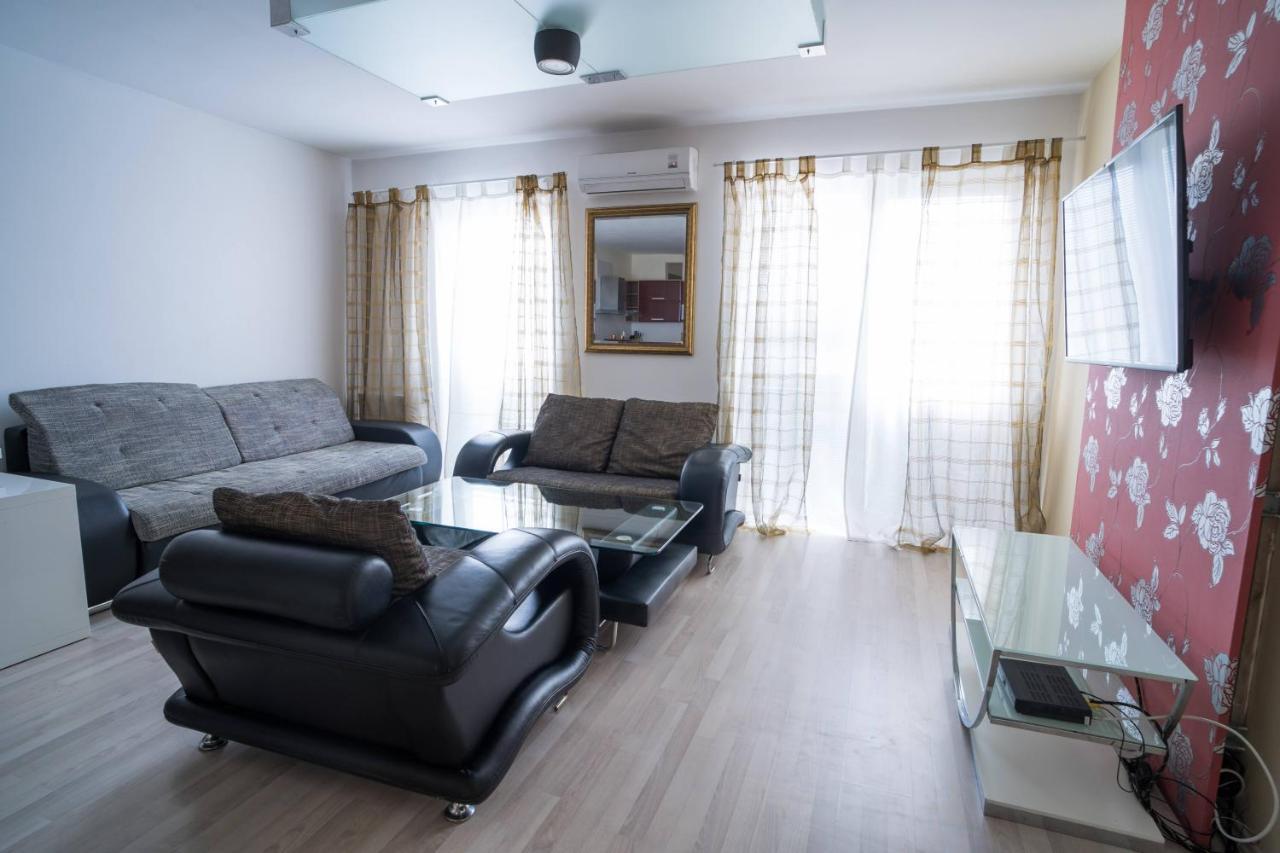 Apartment Vodni With Parking Brno Exterior photo